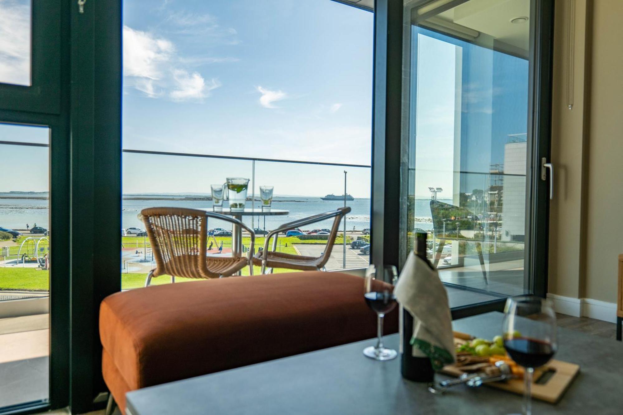 Shoreline Apartments Γκάλγουεϊ Εξωτερικό φωτογραφία