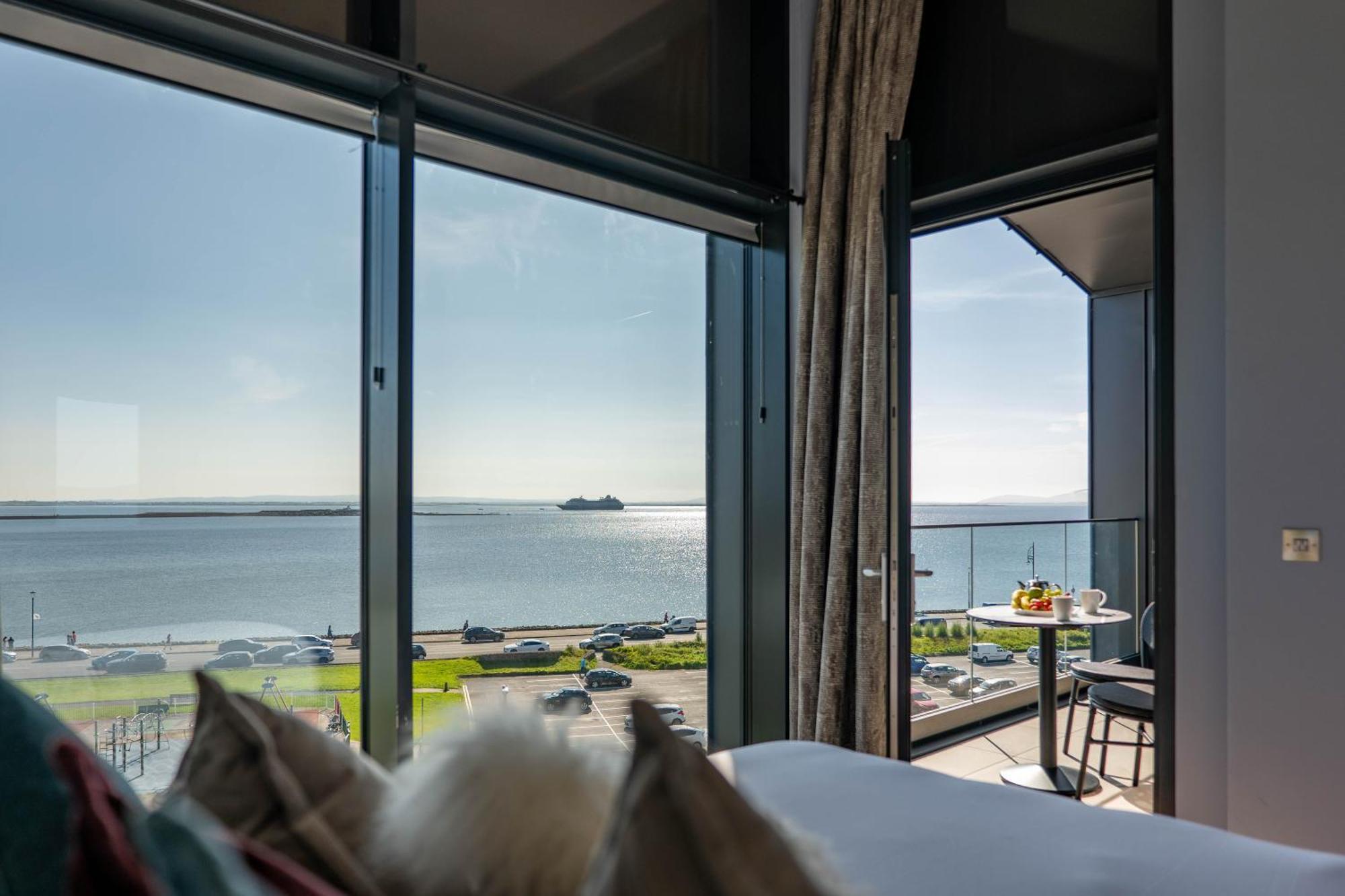 Shoreline Apartments Γκάλγουεϊ Εξωτερικό φωτογραφία