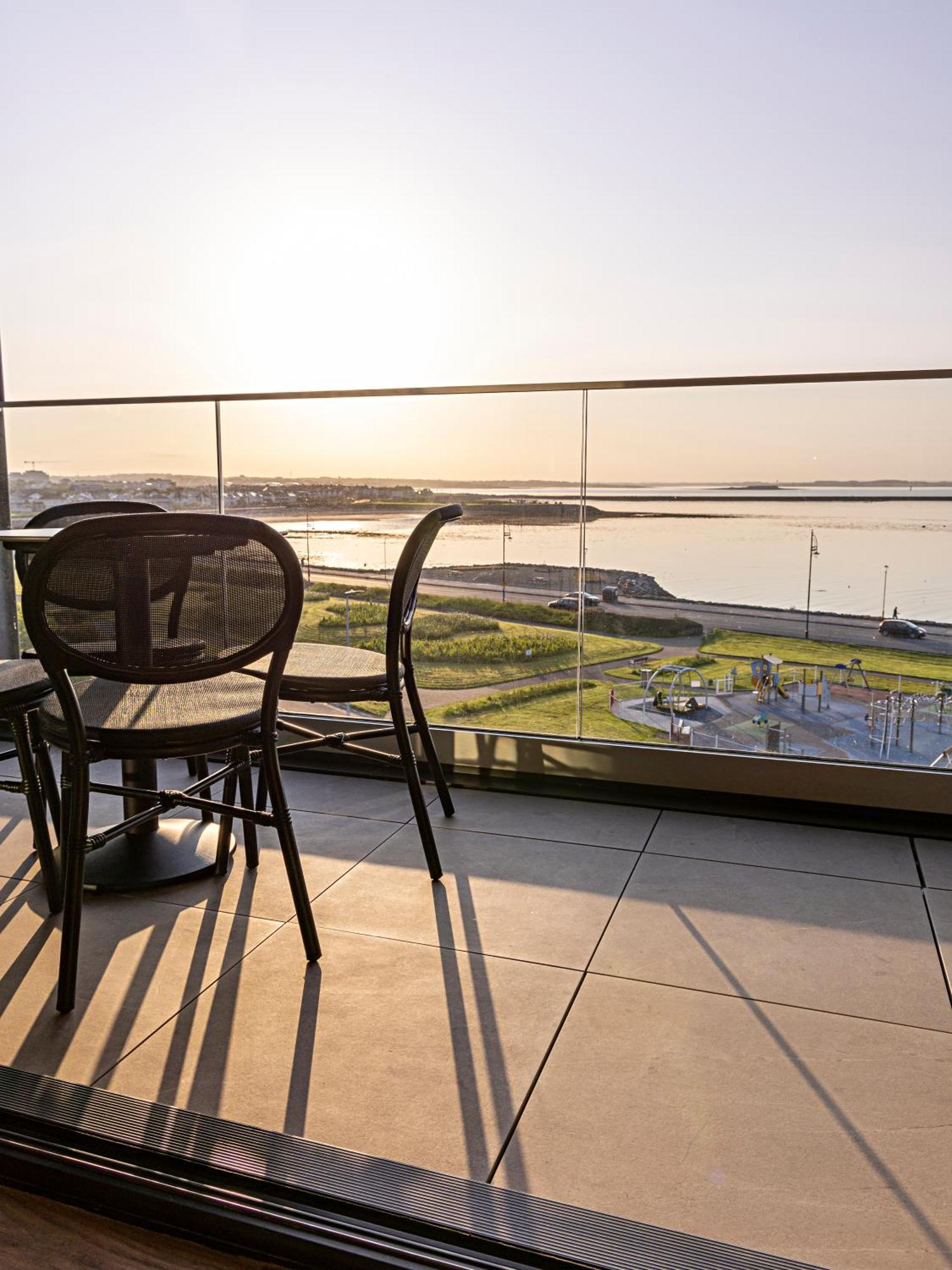 Shoreline Apartments Γκάλγουεϊ Εξωτερικό φωτογραφία