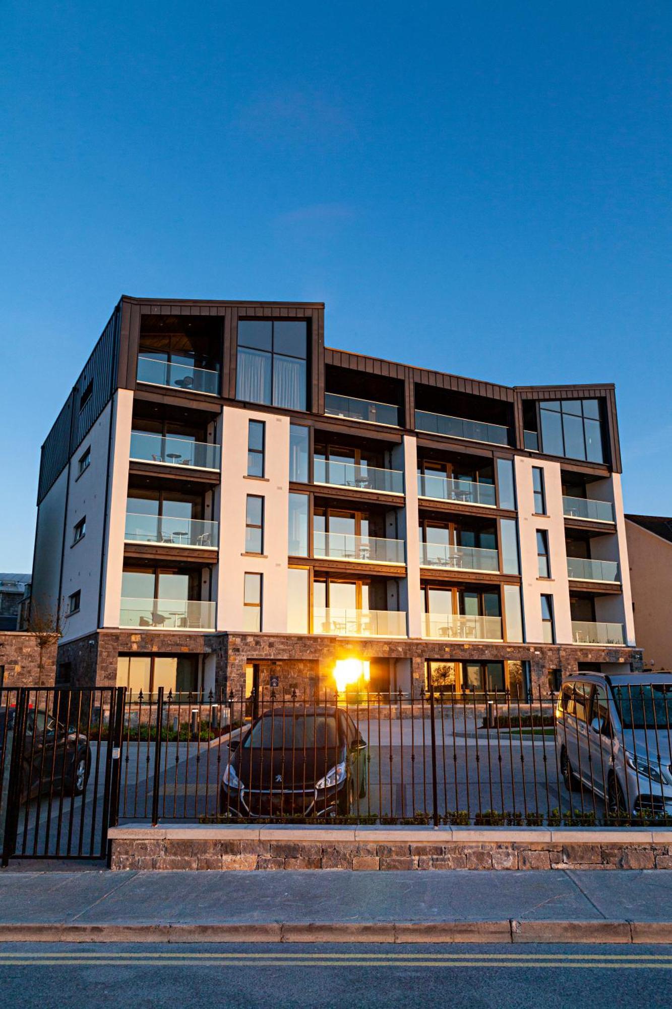 Shoreline Apartments Γκάλγουεϊ Εξωτερικό φωτογραφία